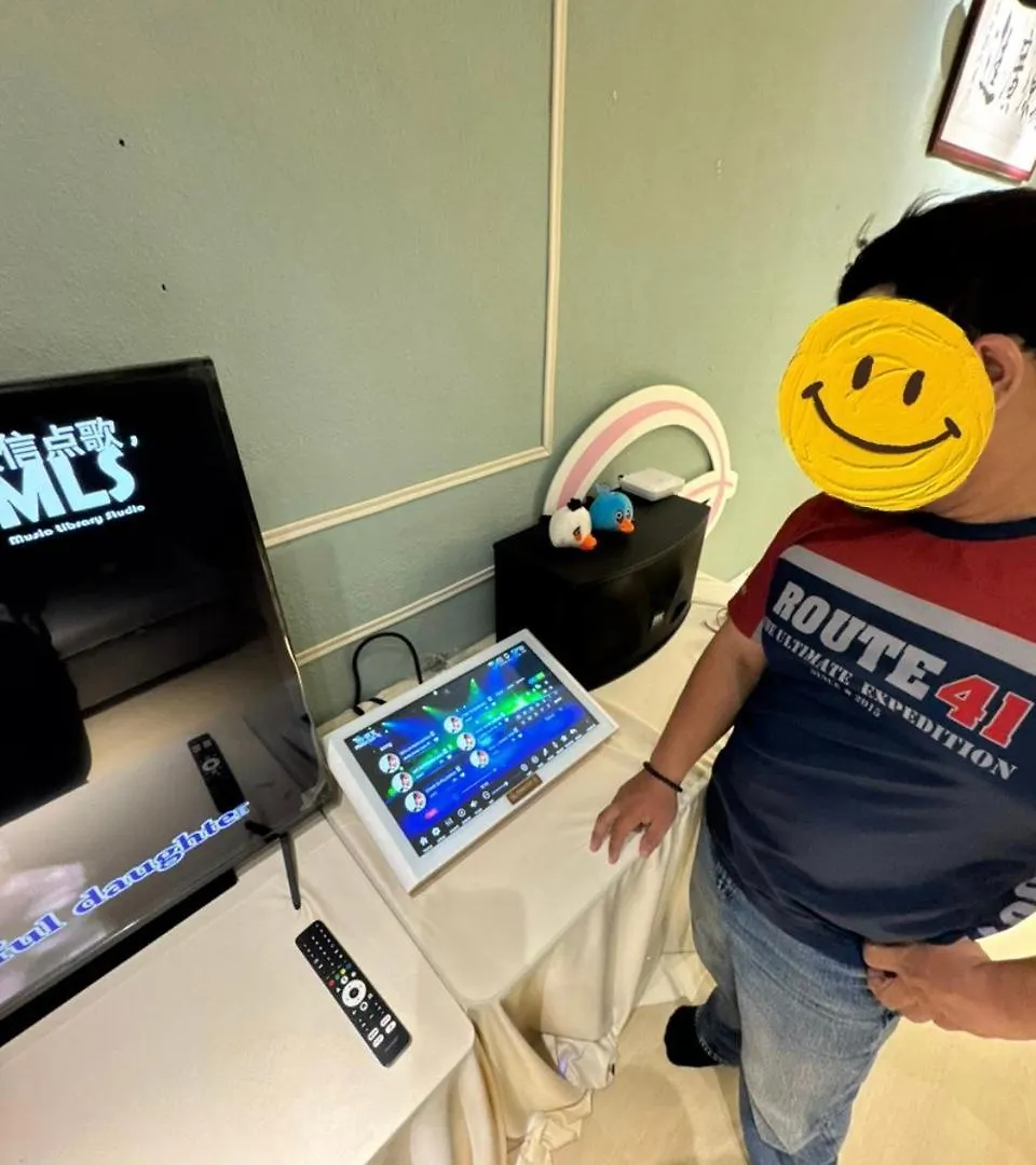 Holiday home Penang Indoor Ktv Camping Tent Romantic Stay Up To 6 Pax Netflix Youtube Playstation Jelutong